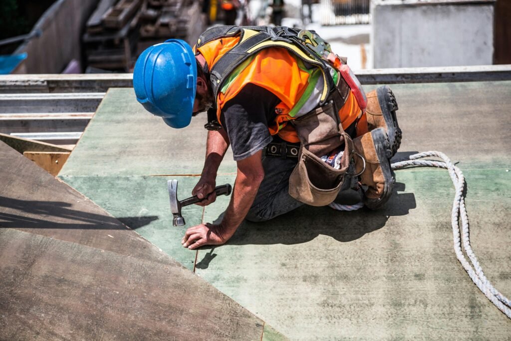 Construction worker under extreme testicular heat stress